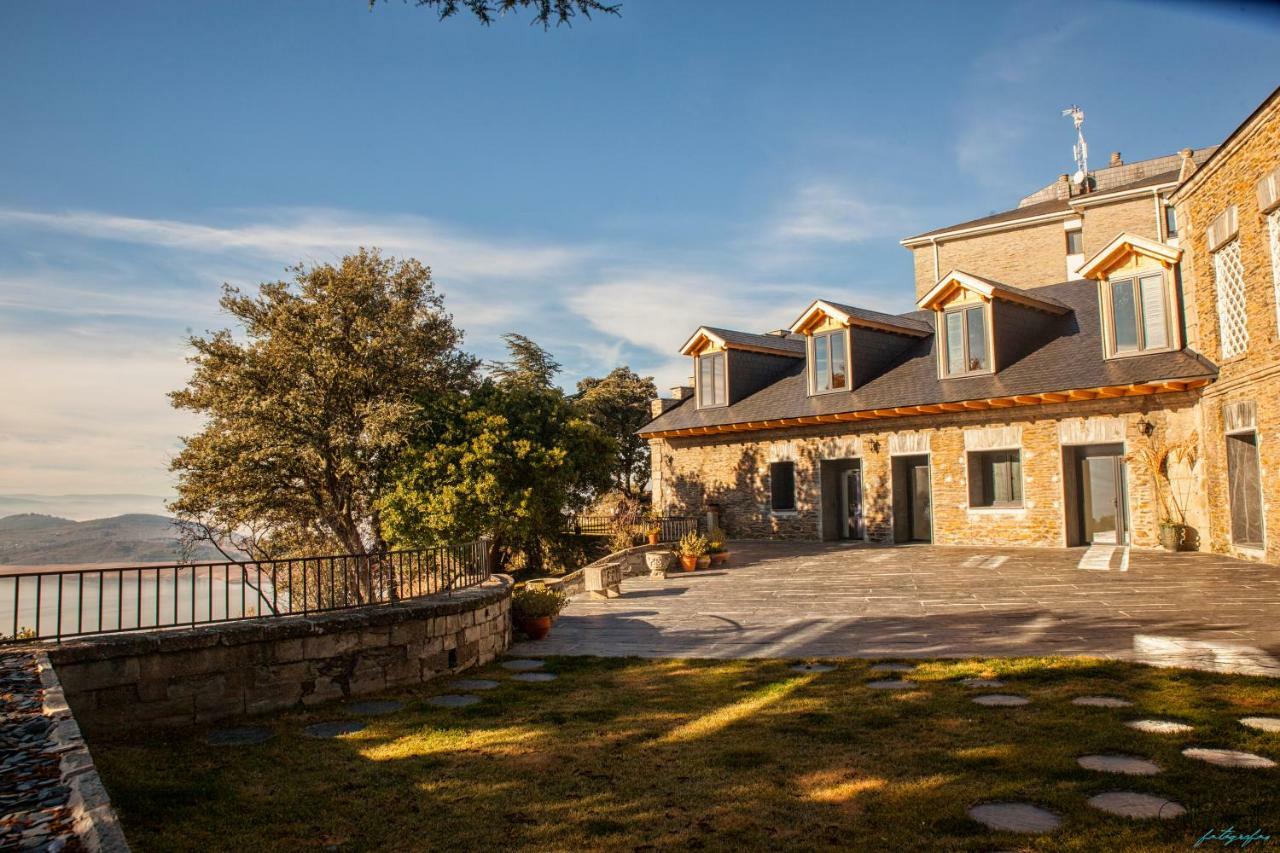 The Rock Suites & Spa Congosto Exterior photo